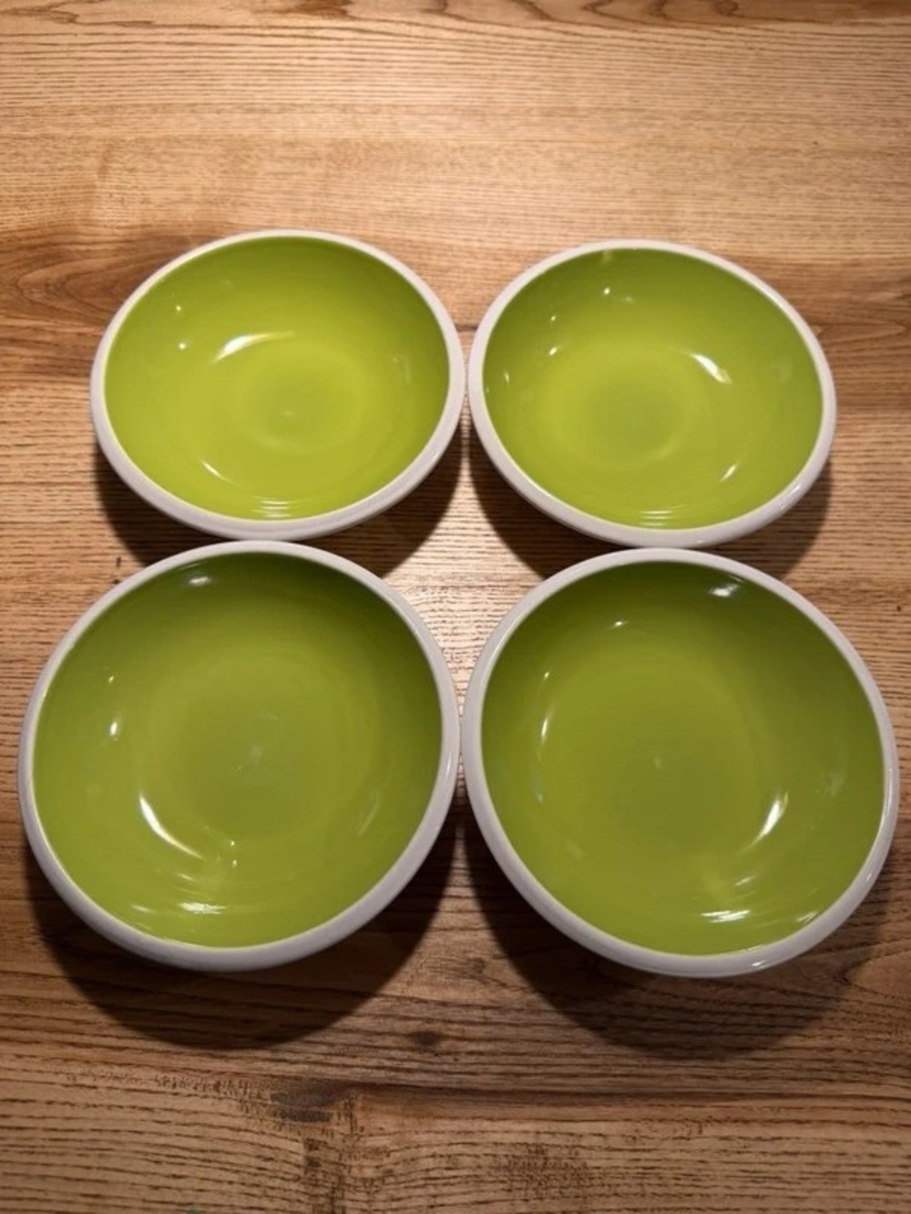 Set of 4 Ceramic Serving Bowls in Lime Green and White - Bright Tableware